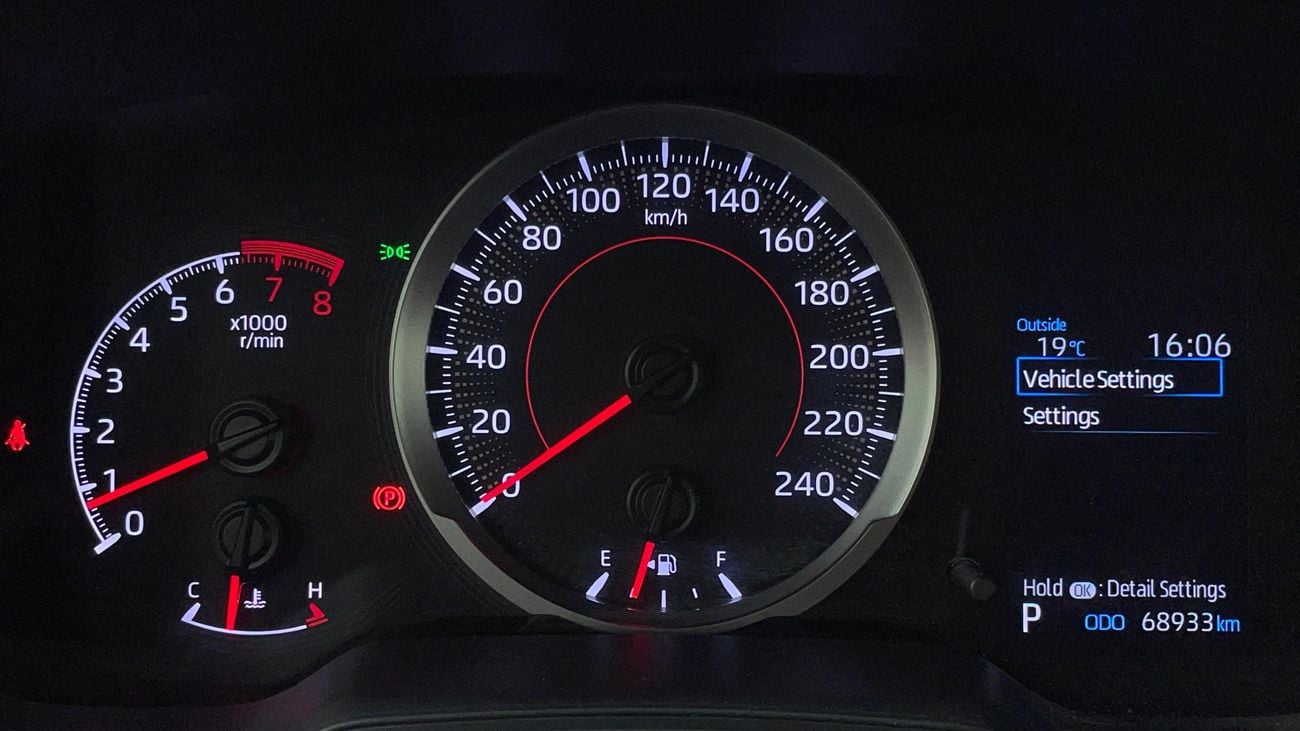 تويوتا كورولا كروس XL 1.8 | بدون دفعة مقدمة | اختبار القيادة في المنزل