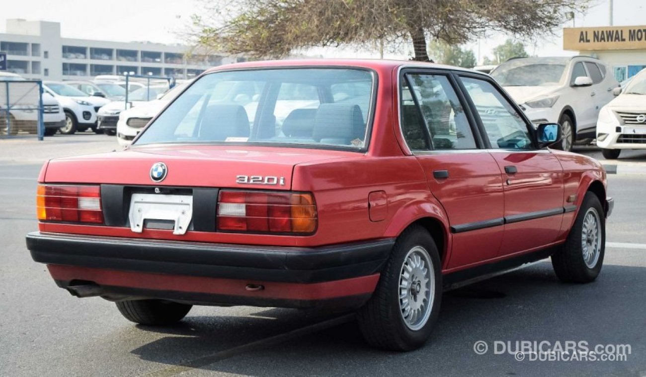 بي أم دبليو 320 i