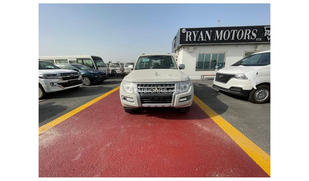 ميتسوبيشي باجيرو ميتسوبيشي باجيرو 3.8 لتر بنزين موديل 2020 لون ابيض للتصدير فقط