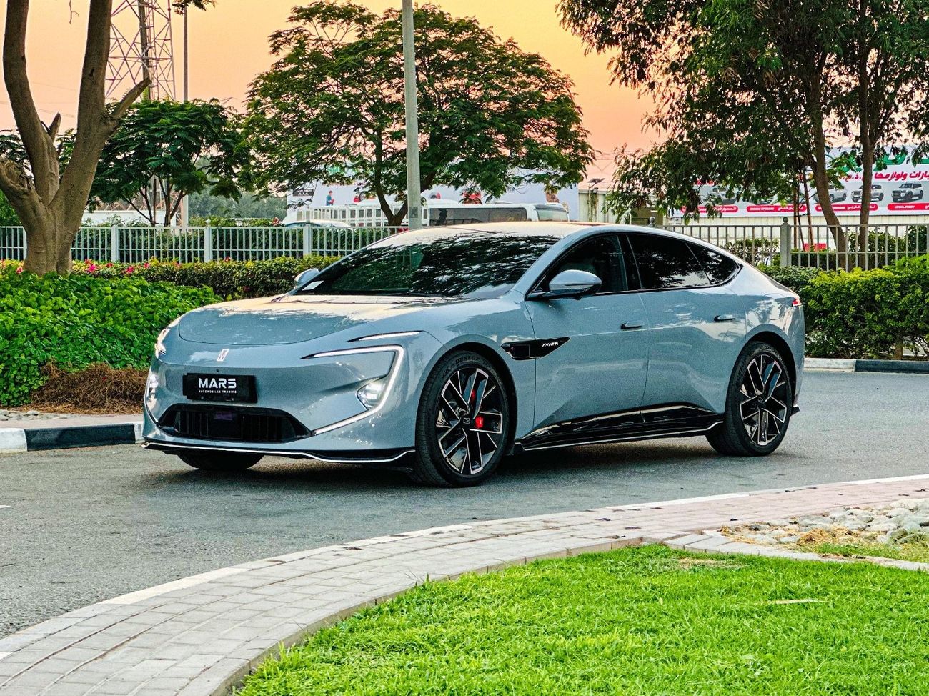 أفاتر 12 Performance AWD