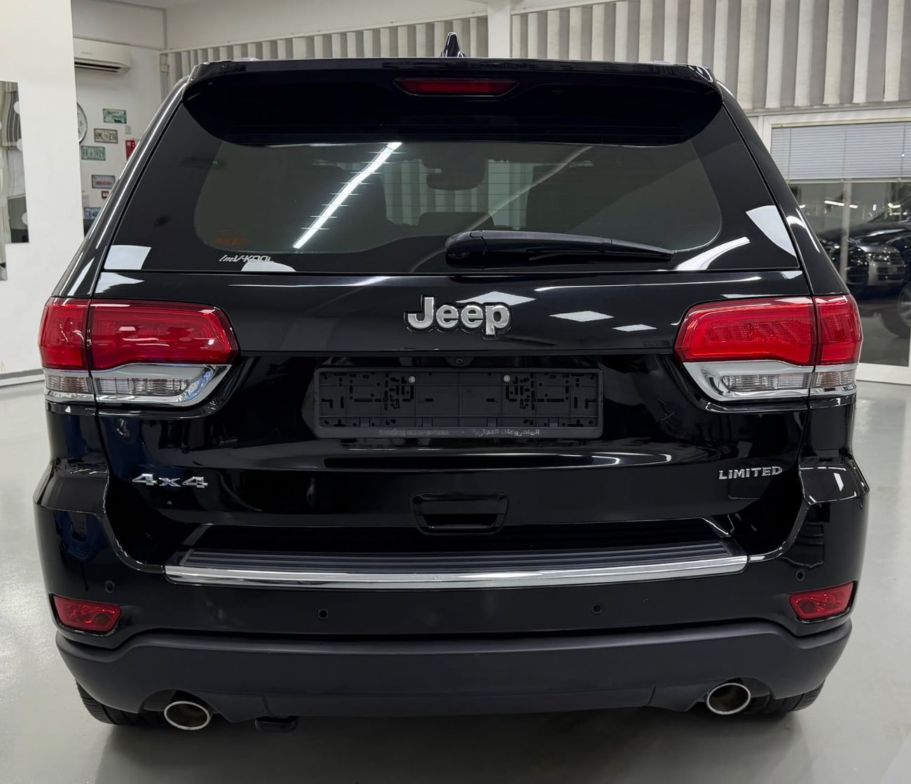 Jeep Grand Cherokee LIMITED GCC .. FSH .. Original paint .. V6 .. Perfect Condition