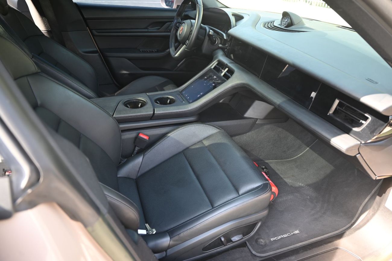 Porsche Taycan 4S Cross Tourismo -  6350 AED - UNDER WARRANTY - PORSHCE TAYCAN - GCC SPECS