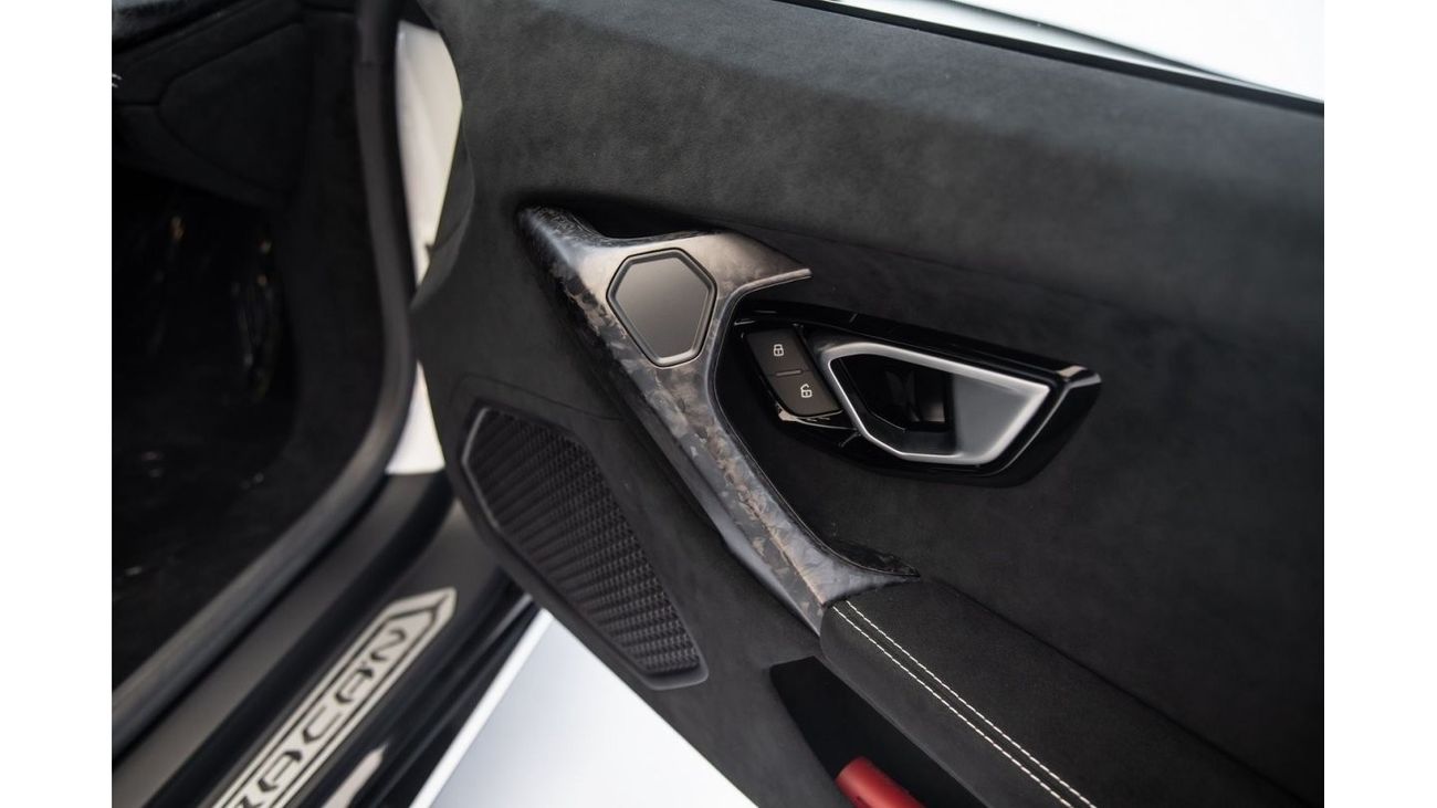 Lamborghini Huracan LP640-4 Performante