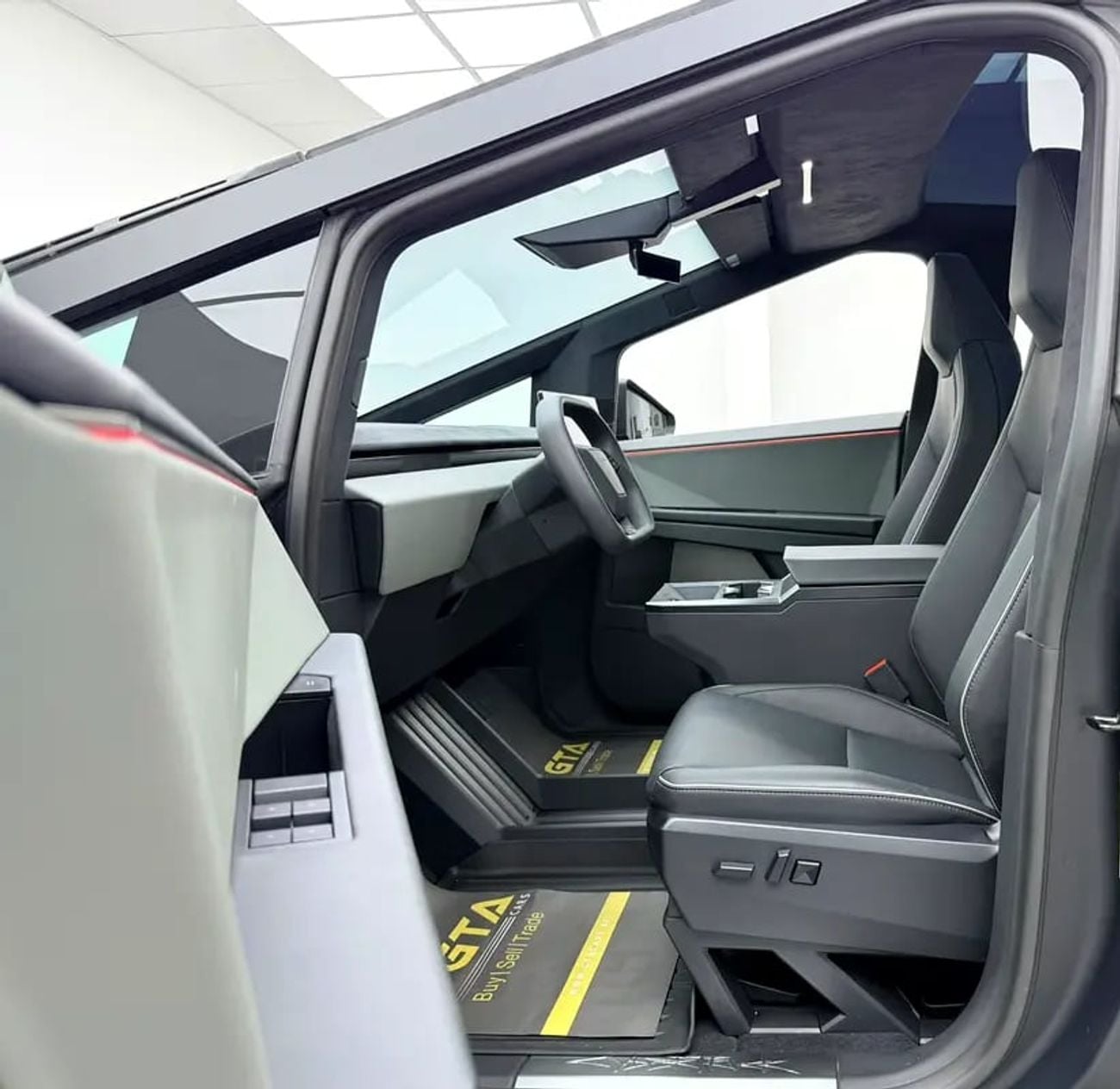 Tesla Cybertruck FOUNDATION SERIES AWD Armor Glass, Vision , Very Low Km, Fully Loaded, Excellent Condition
