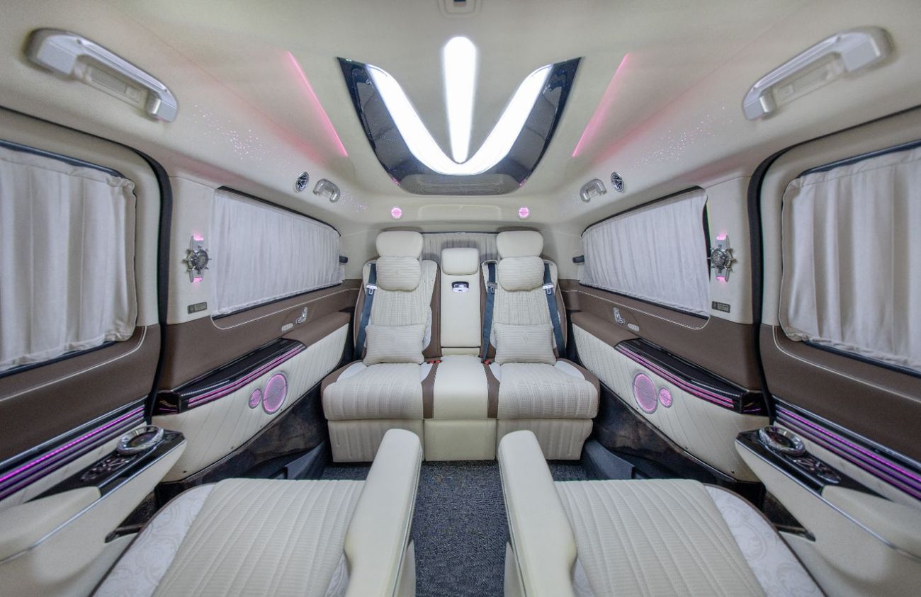 Mercedes-Benz V 300 Ramadan Special Offer | 1 of 28 Magellan Edition | 2 Year Interior Warranty