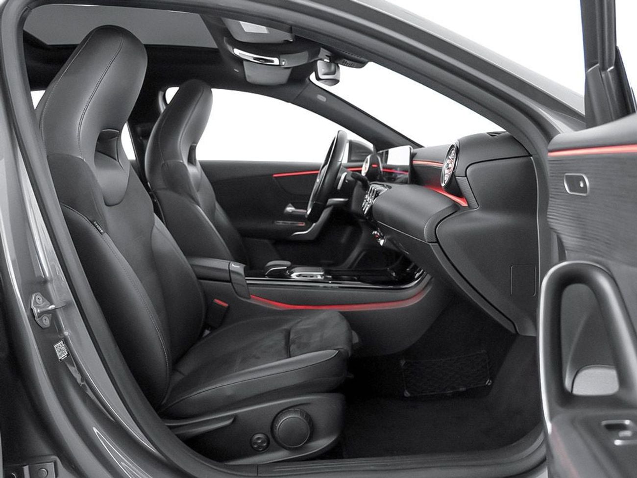 مرسيدس بنز A 250 2.0L 211BHP