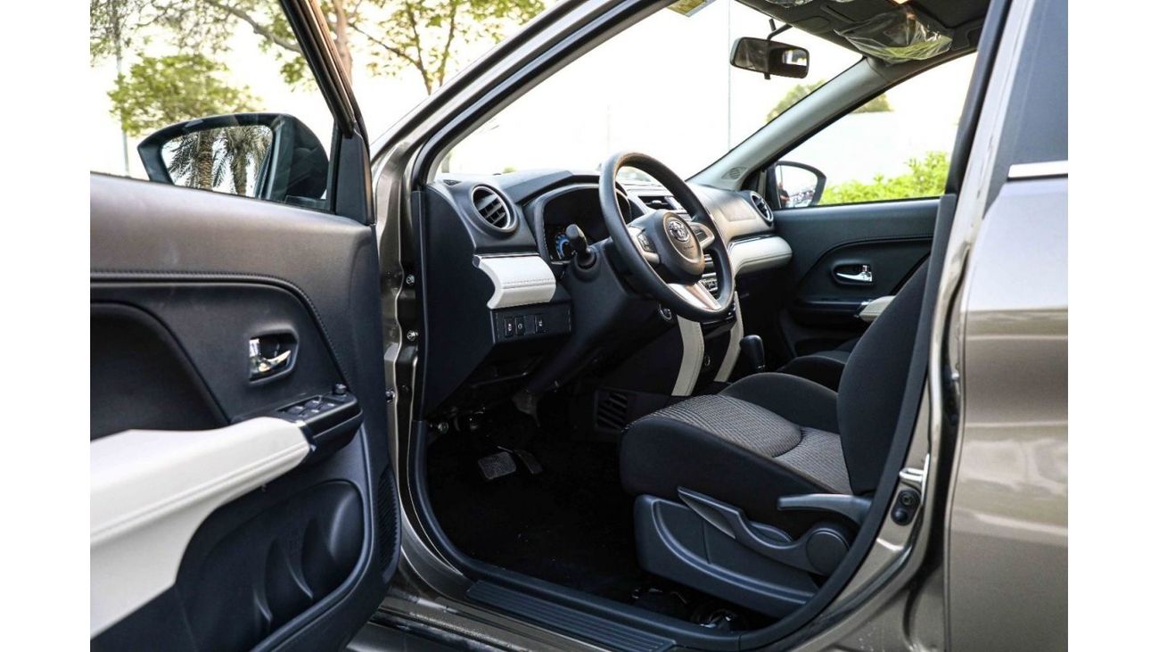 تويوتا راش تويوتا رش 1.5P 2023 - برونزي معدني من الداخل أسود