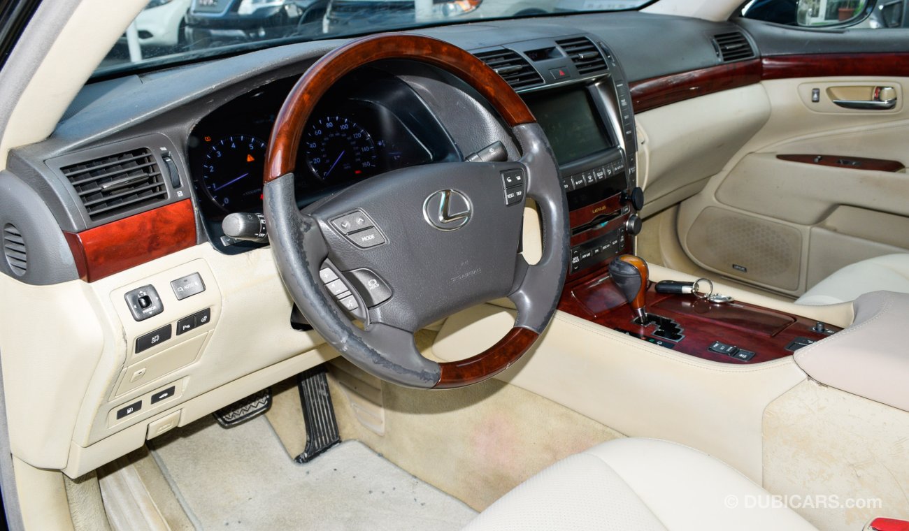 Lexus LS460 Imported 2008 black color inside beige number one leather hatch in excellent condition
