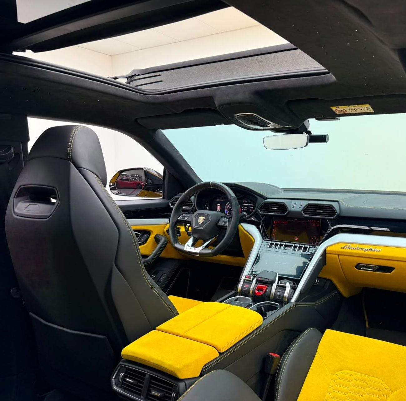 Lamborghini Urus STD 2020 Lamborghini Urus, Warranty, Full Lamborghini Service History, Very Low Km, Japanese