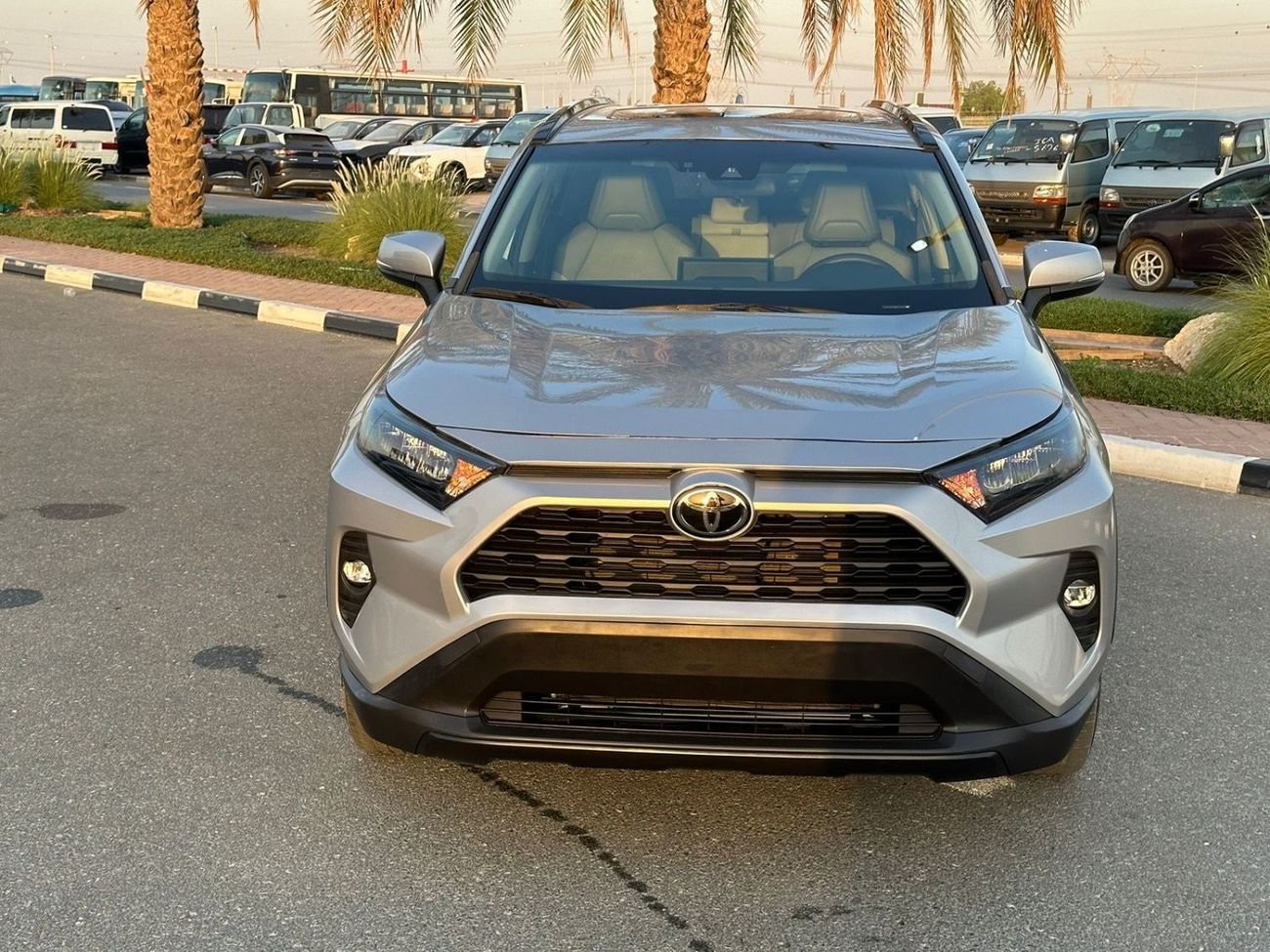 تويوتا راف ٤ XLE