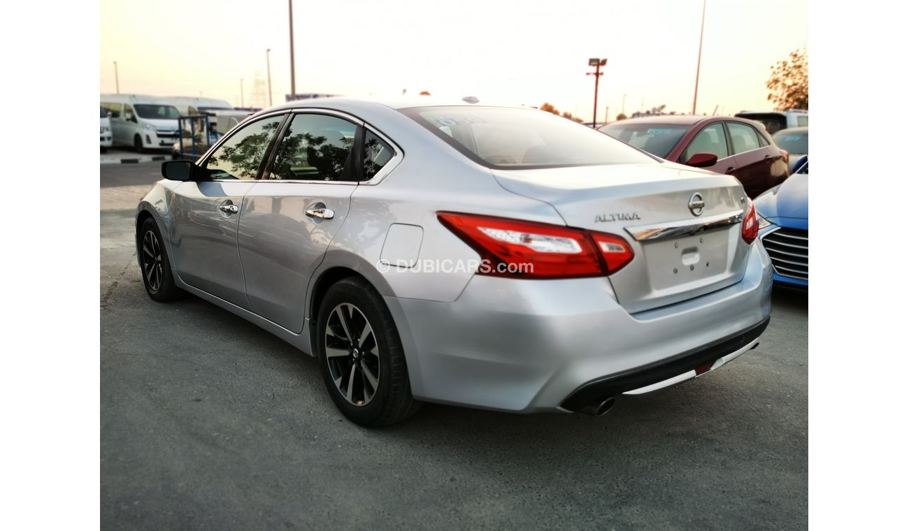 Nissan Altima 2.5L, 16" Alloy Rims, LED Fog Lights, Dual AirBags, CODE-222