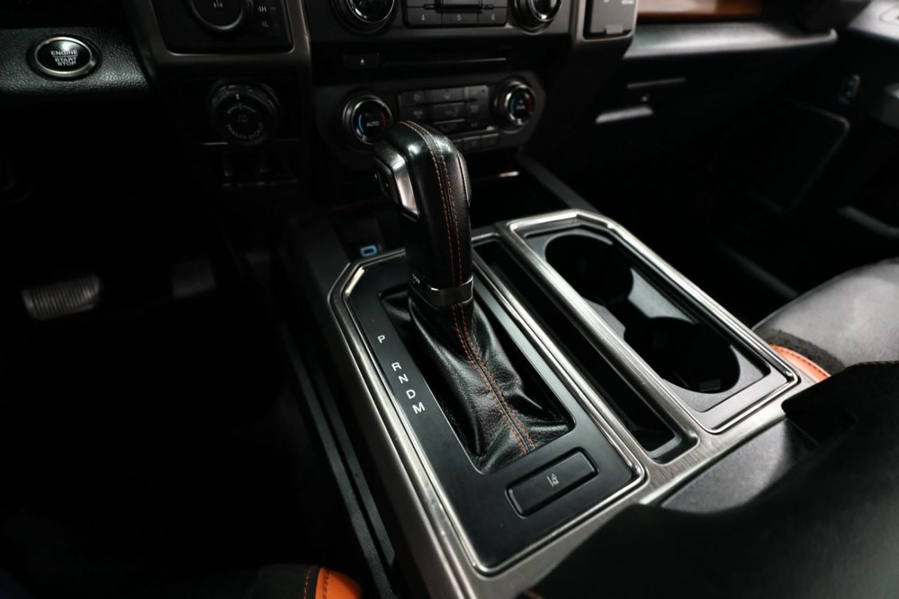 Ford F 150 SVT Raptor 3.5L F150 Raptor | Full option | GCC | V6 3.5L | Free registration | 1 Year Warranty Ref#