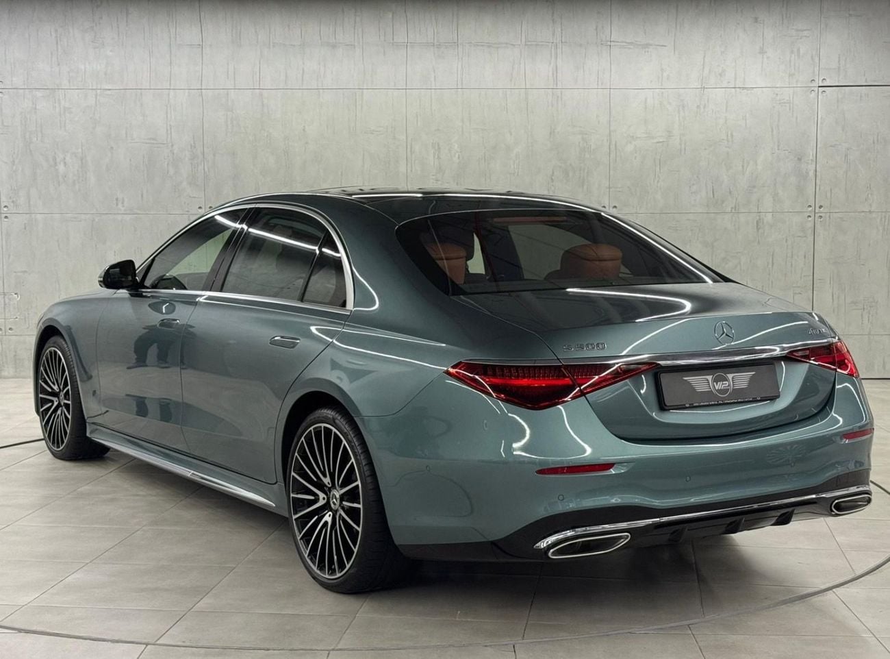 Mercedes Benz S500 4MATIC L 4MATIC - Brand New - GCC Specs - Warranty Available