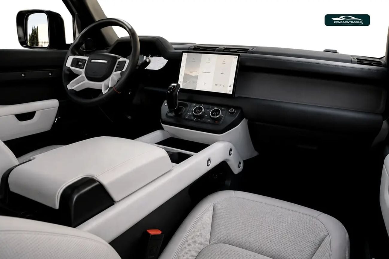 Land Rover Defender 110 X Dynamic HSE GCC Specs / Al Tayer Warranty + Service