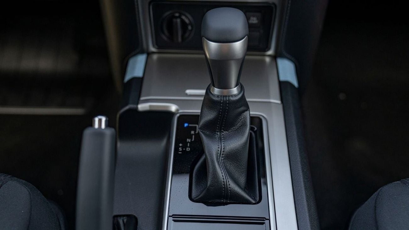 Toyota Prado VX 2.8D AT TIRE BACK MY2023 – BLACK