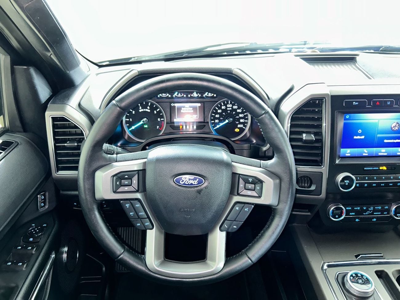 فورد إكسبيديشن XT021 / FREE REGISTRATION + INSURANCE / AL TAYER MOTORS AL SHOWROOM