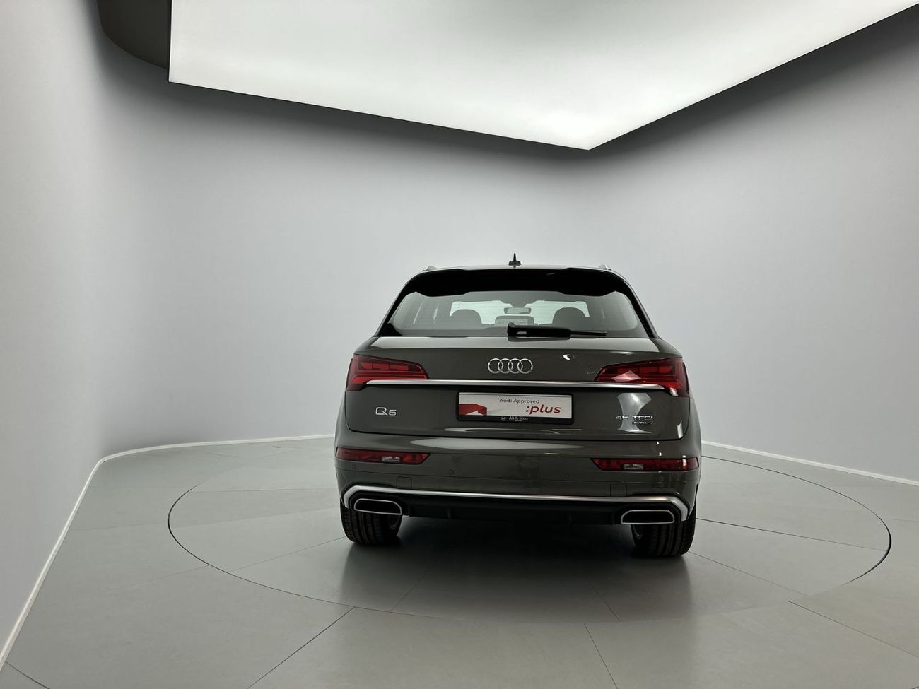 Audi Q5 45 TFSI Quattro S Line 2.0L (252 HP) Q5 S line 45 TFSI quattro 249hp (Ref# 77768)