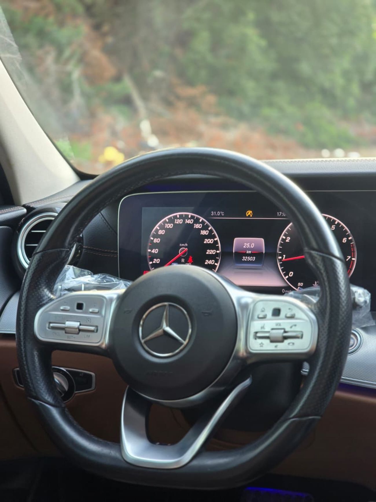 Mercedes Benz E300 Premium + 2.0L MERCEDES E-300 2020 GCC // LOW MILEAGE // PERFECT CONDITION // FULL OPITION