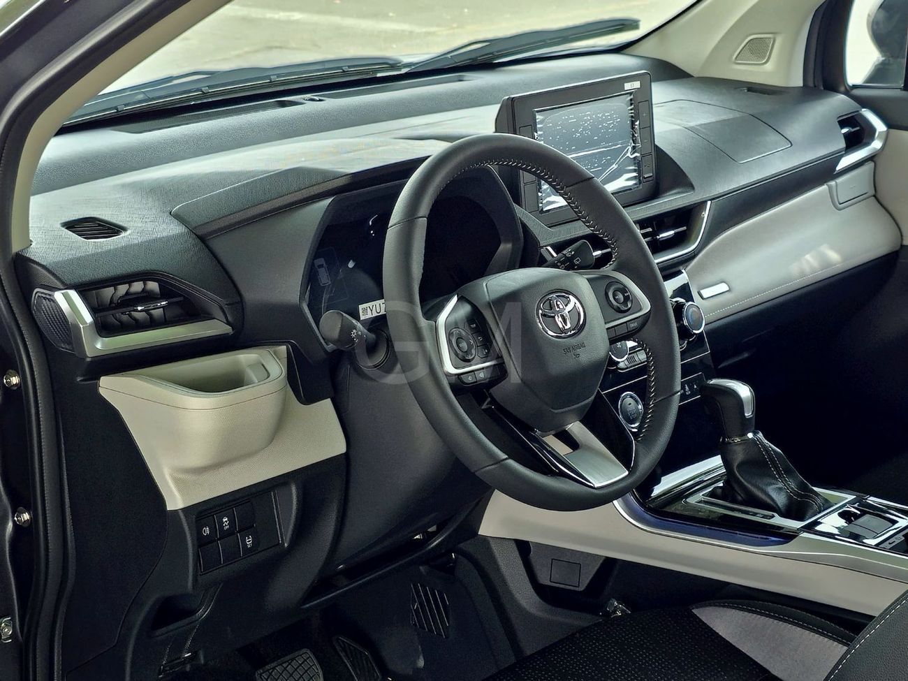 Toyota Veloz TOYOTA VELOZ 1.5L - FULL OPTIONS - 2025 MODEL - BLACK INSIDE BLACK - OMANI