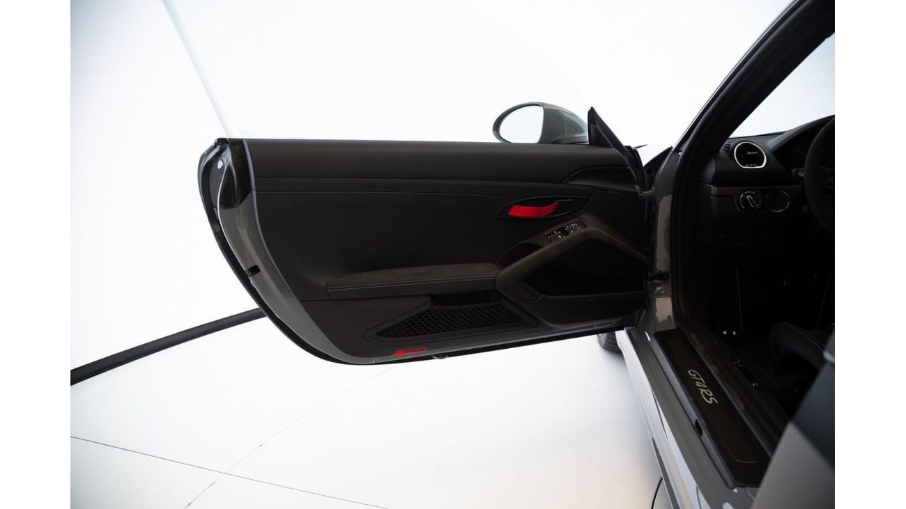 Porsche 718 Cayman GT4 RS