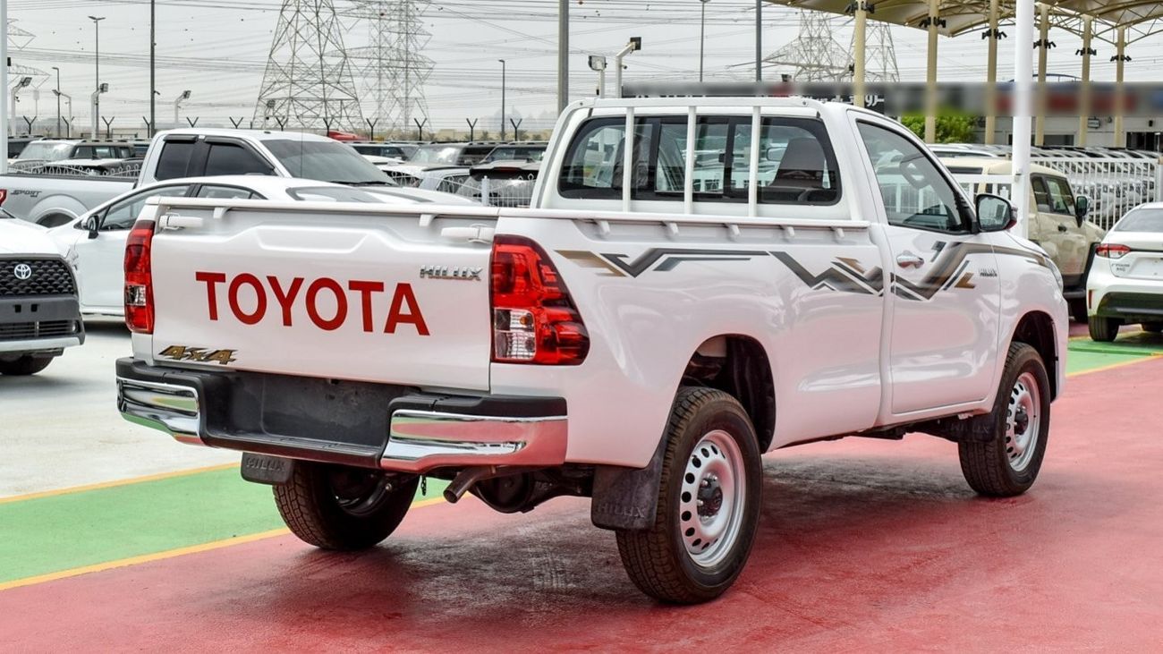 Toyota Hilux 2.7L Single Cabin M/T 4WD
