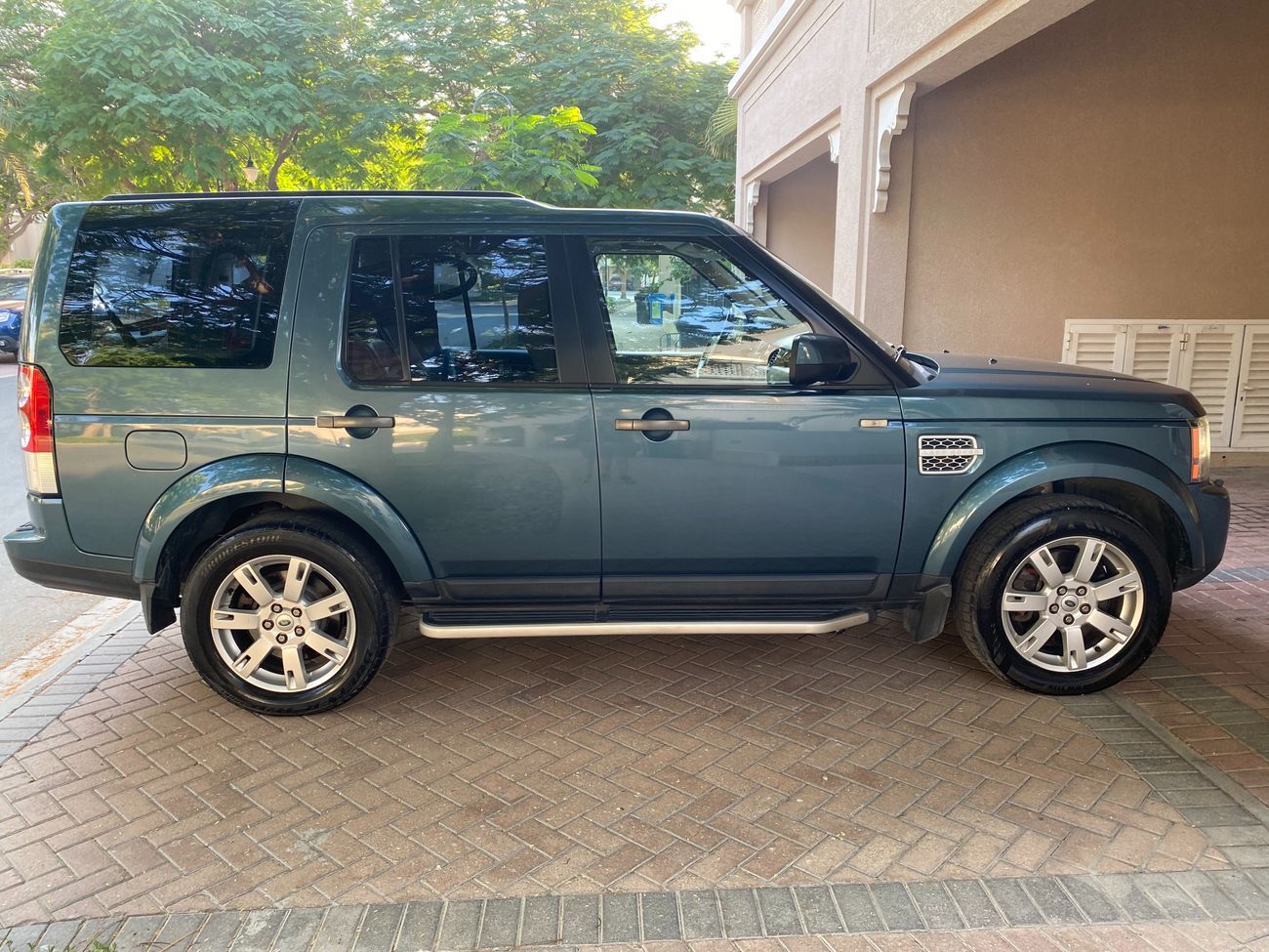 Land Rover Discovery HSE (v8)