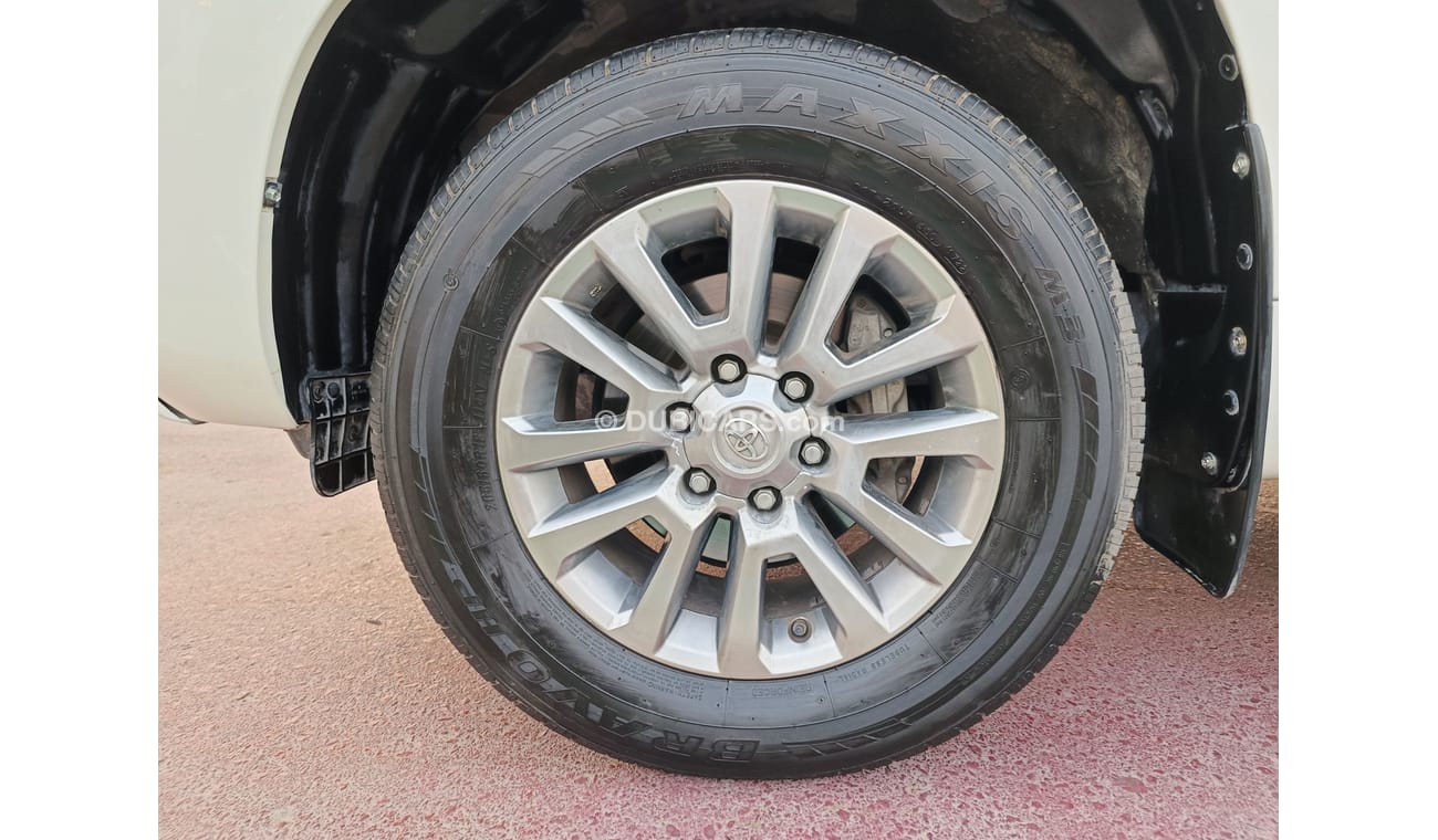 تويوتا برادو VXR / V6 / 4.0L / FULL OPTION / LOW MILEAGE (LOT # 44749)