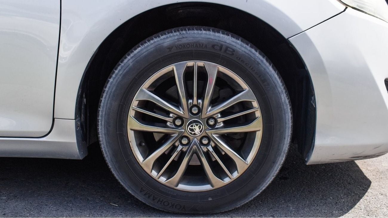Toyota Camry S