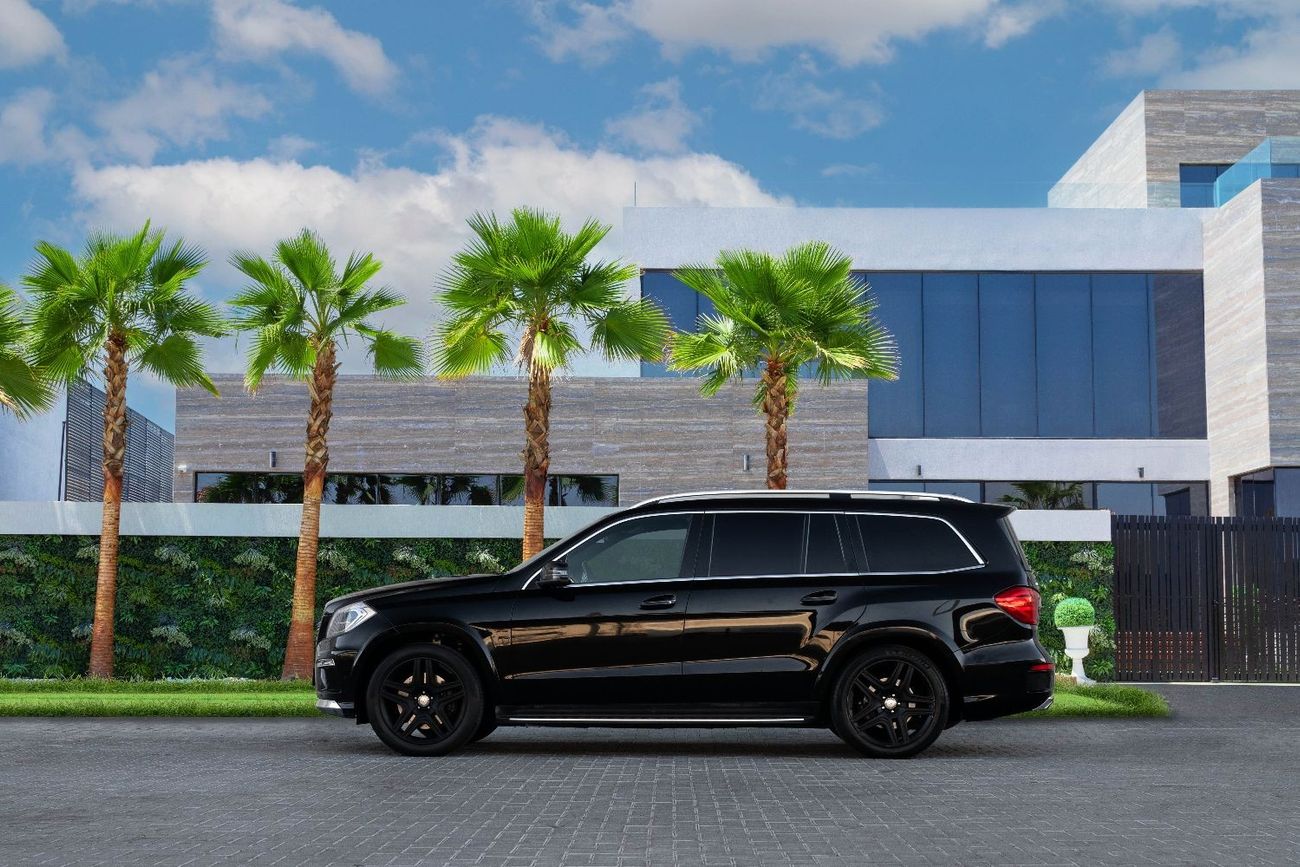 Mercedes-Benz GL 500 Std 500 AMG | 3,069 P.M (3 Years)⁣ | 0% Downpayment | Under Warranty!