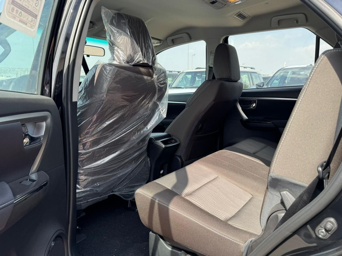 تويوتا فورتونر TOYOTA FORTUNER MID OPTION 4.0L 2025