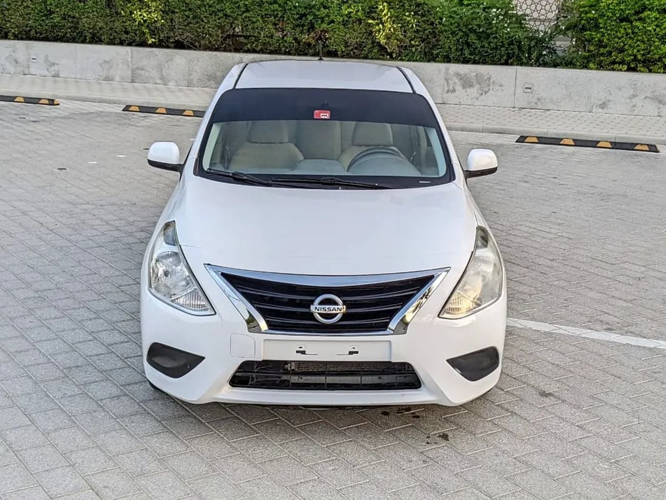 Nissan Sunny SV GCC Immaculate Condition Low KM Family Sedan 4 Cylinder Fully Automatic