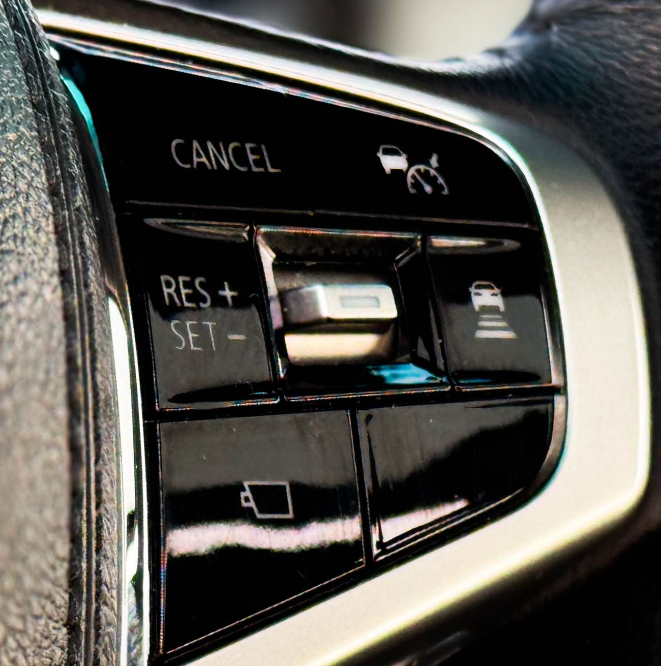 Mitsubishi Montero Sport GLS Premium 3.0L (7 Seater) Mitsubishi Montero Sport 3.0L V6 2022, GCC Original Paint, In Excellent