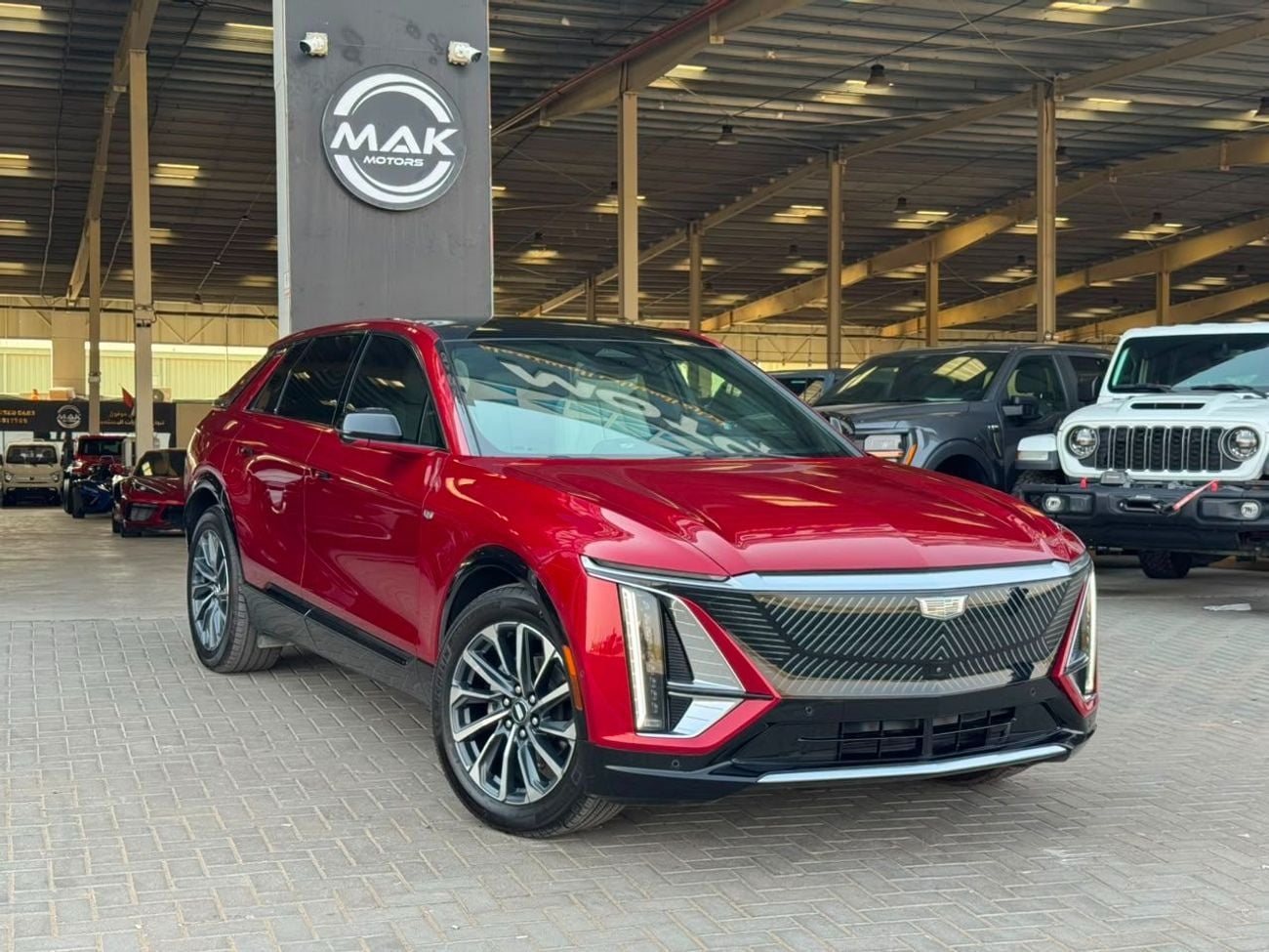 Cadillac Lyriq LAUNCH EDITION FULLY ELECTRIC / LAXURY CAR / BIG SCREEN / PREMIUM SOUND SYSTEM / 360 CAMERA / COOLING AND HEATING S