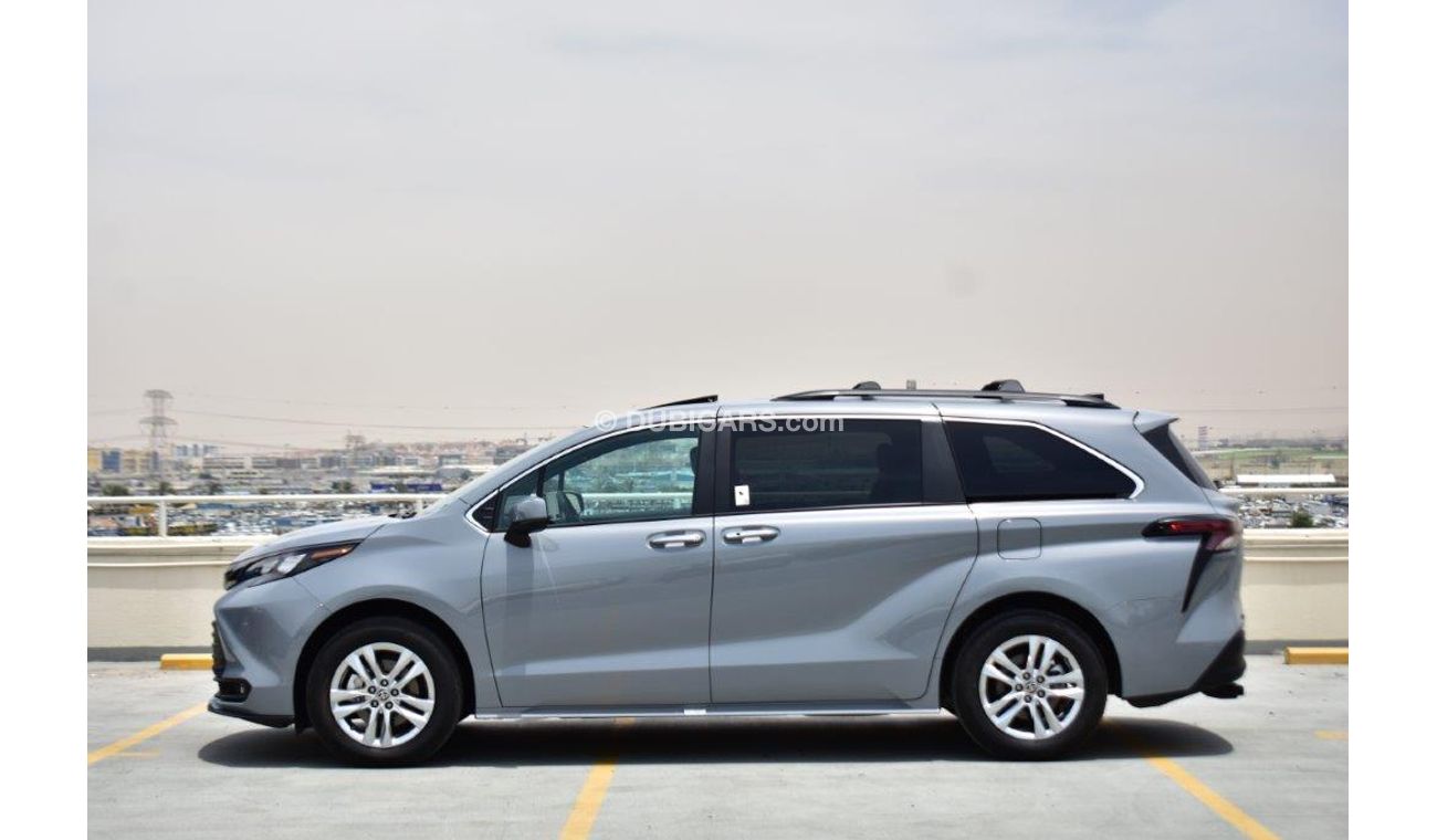 Toyota Sienna XLE WOODLAND EDITION HYBRID 2.5L AWD 8-SEATER AUTOMATIC.