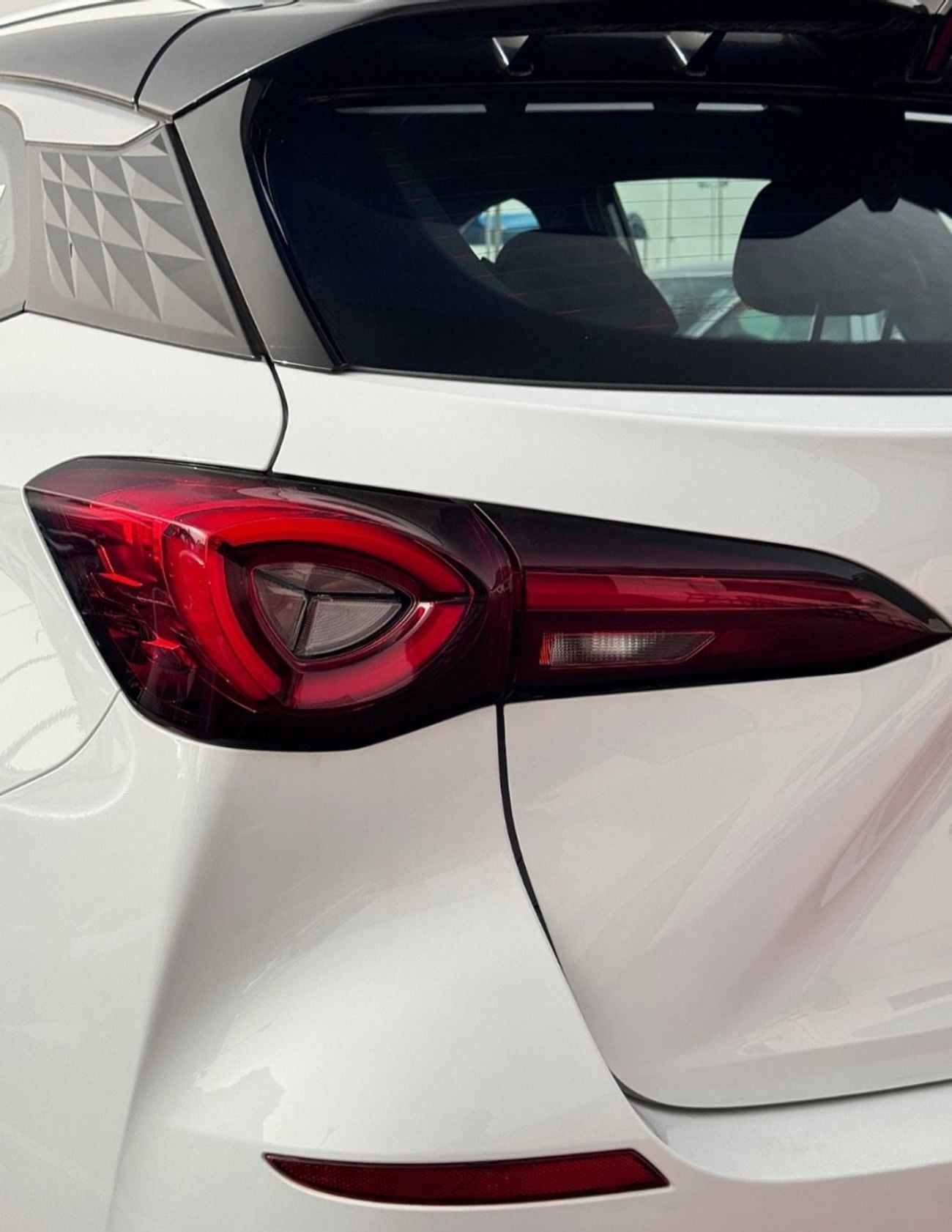 MG One LUX