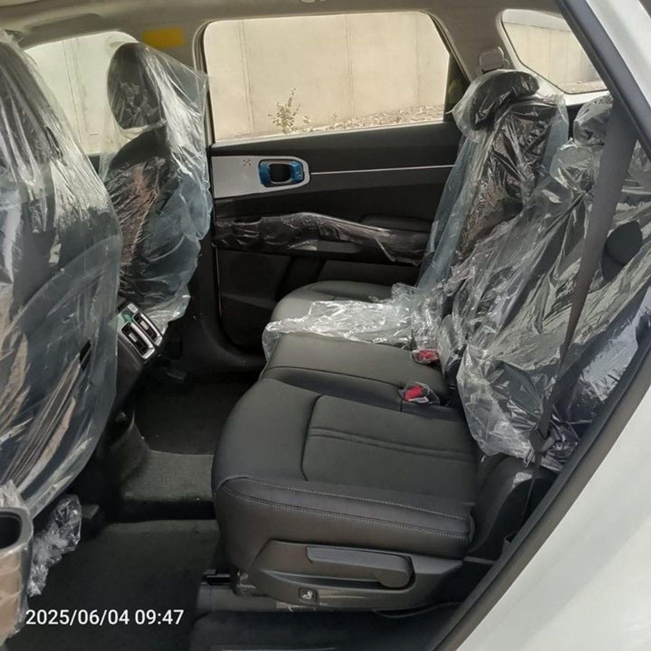 كيا سورينتو Kia Sorento 3.5L V6 FWD Petrol