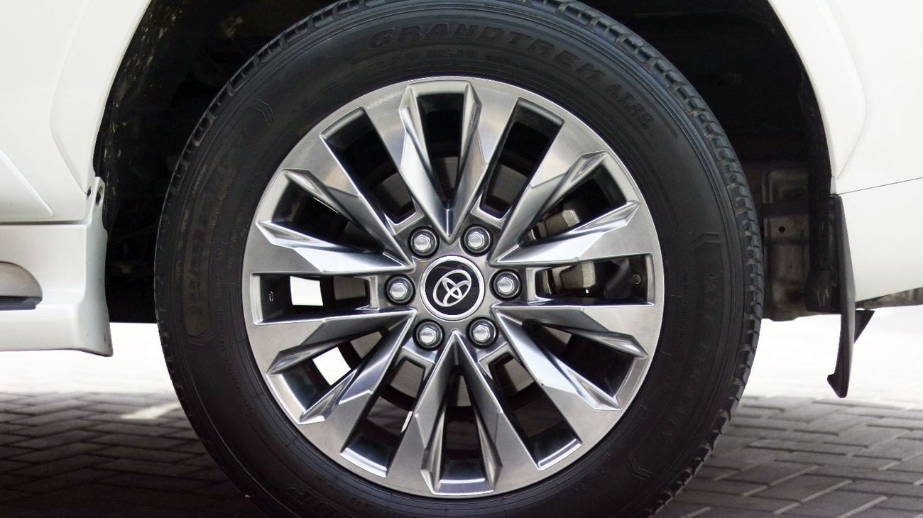 Toyota Land Cruiser VXR | Complete Service History | Agency Warranty Included | Zero Downpayment Support