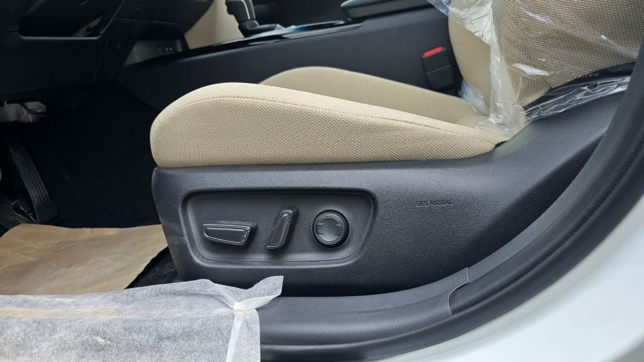 Toyota Camry XLE 2.5L Hybrid