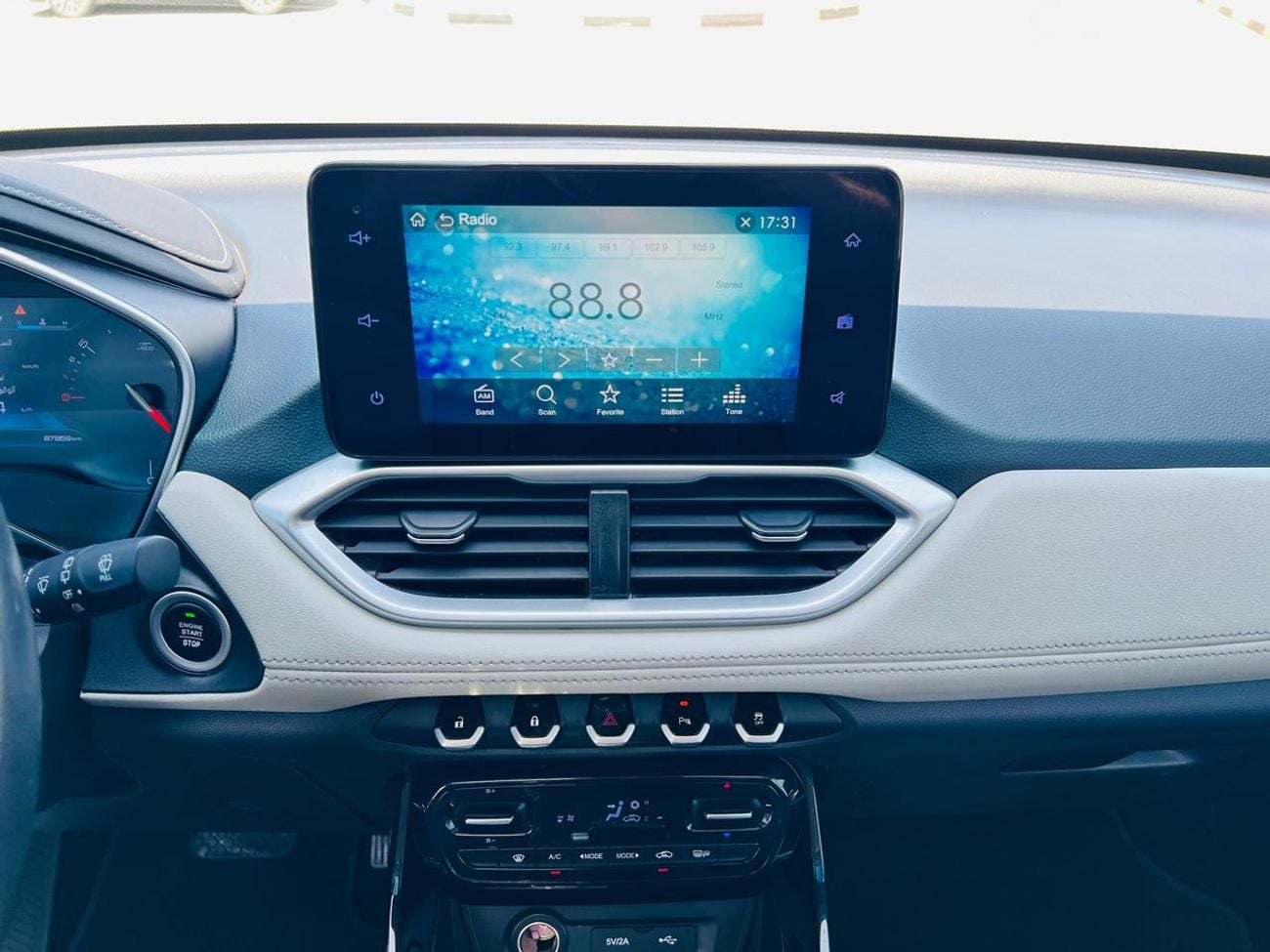 Chevrolet Captiva Premier 1.5L (150 HP) (7 Seater)