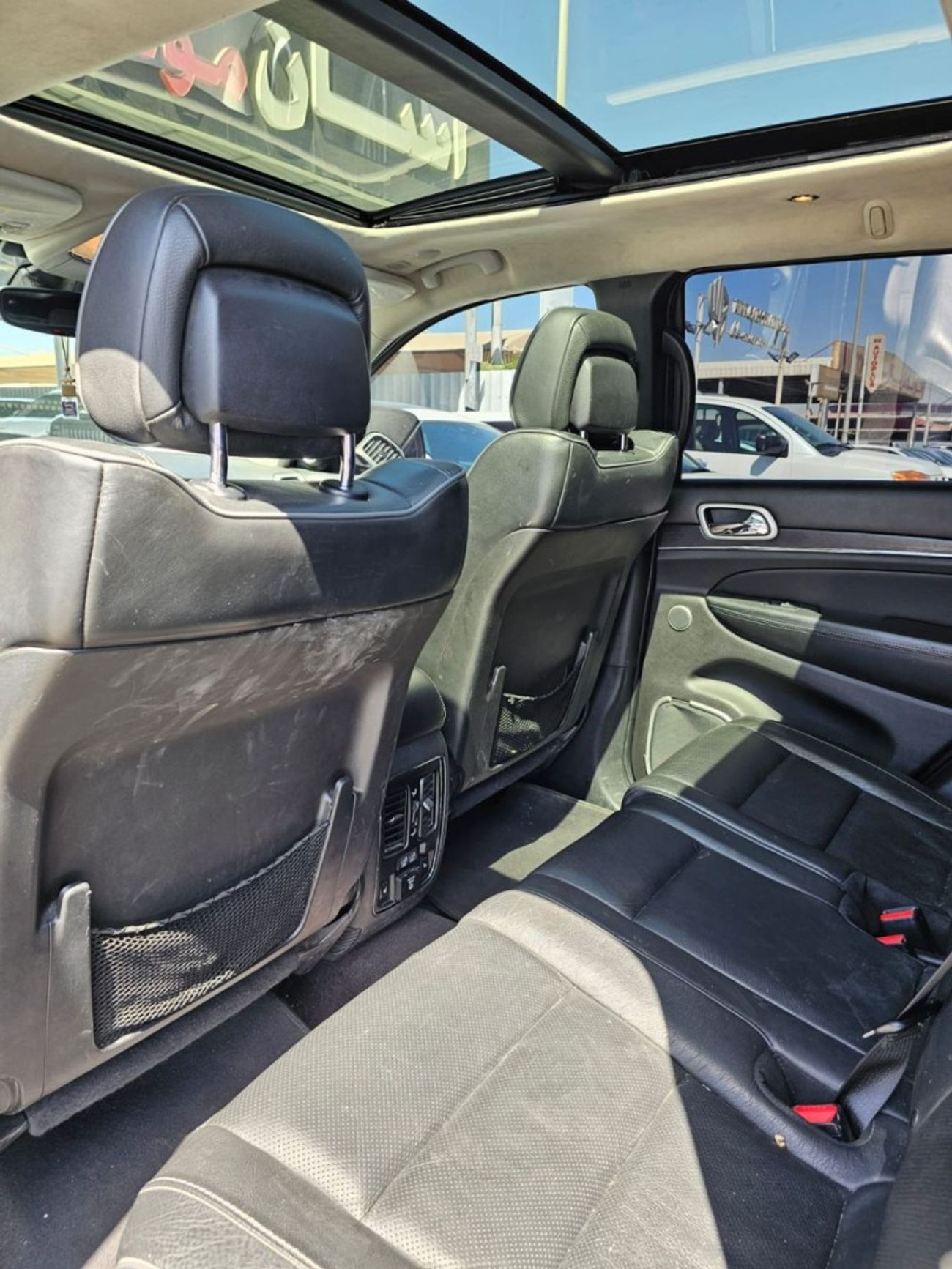 Jeep Cherokee Jeep Cherokee Summit 2019   5.7L  8 cylinder