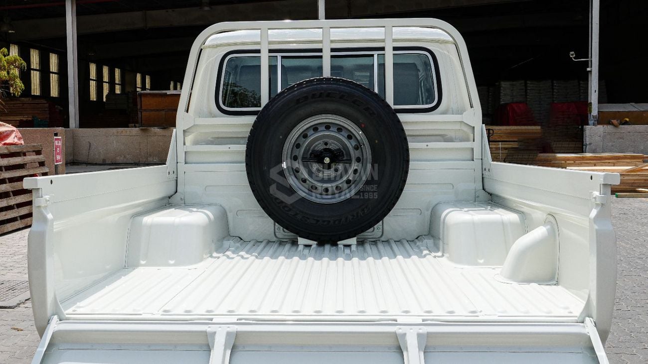 Toyota Land Cruiser Pick Up Standard_E LC79 2.8L DIESEL DC AT WITH DIFF_LOCK 2026MY