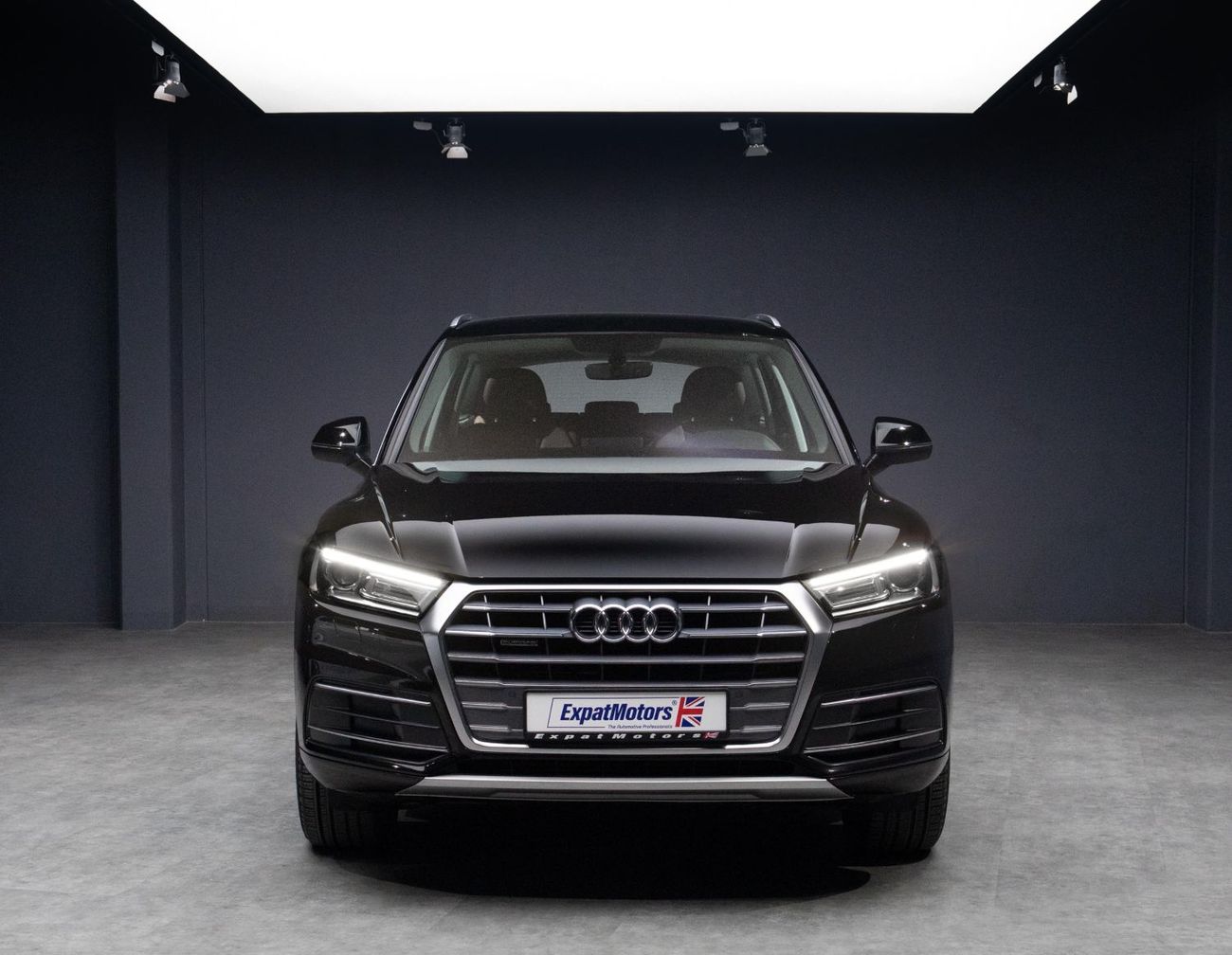 Audi Q5 45 TFSI Quattro 2.0L 1,870x60 • 0% DP • 2018 Audi Q5 45 TFSI Quattro • Warranty Available • GCC •