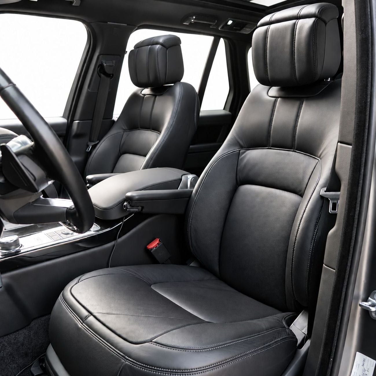 Land Rover Range Rover VOGUE SE AED 2,682 P.M • 0% Downpayment • Range Rover Vogue SE V8 • 1 Year Warranty