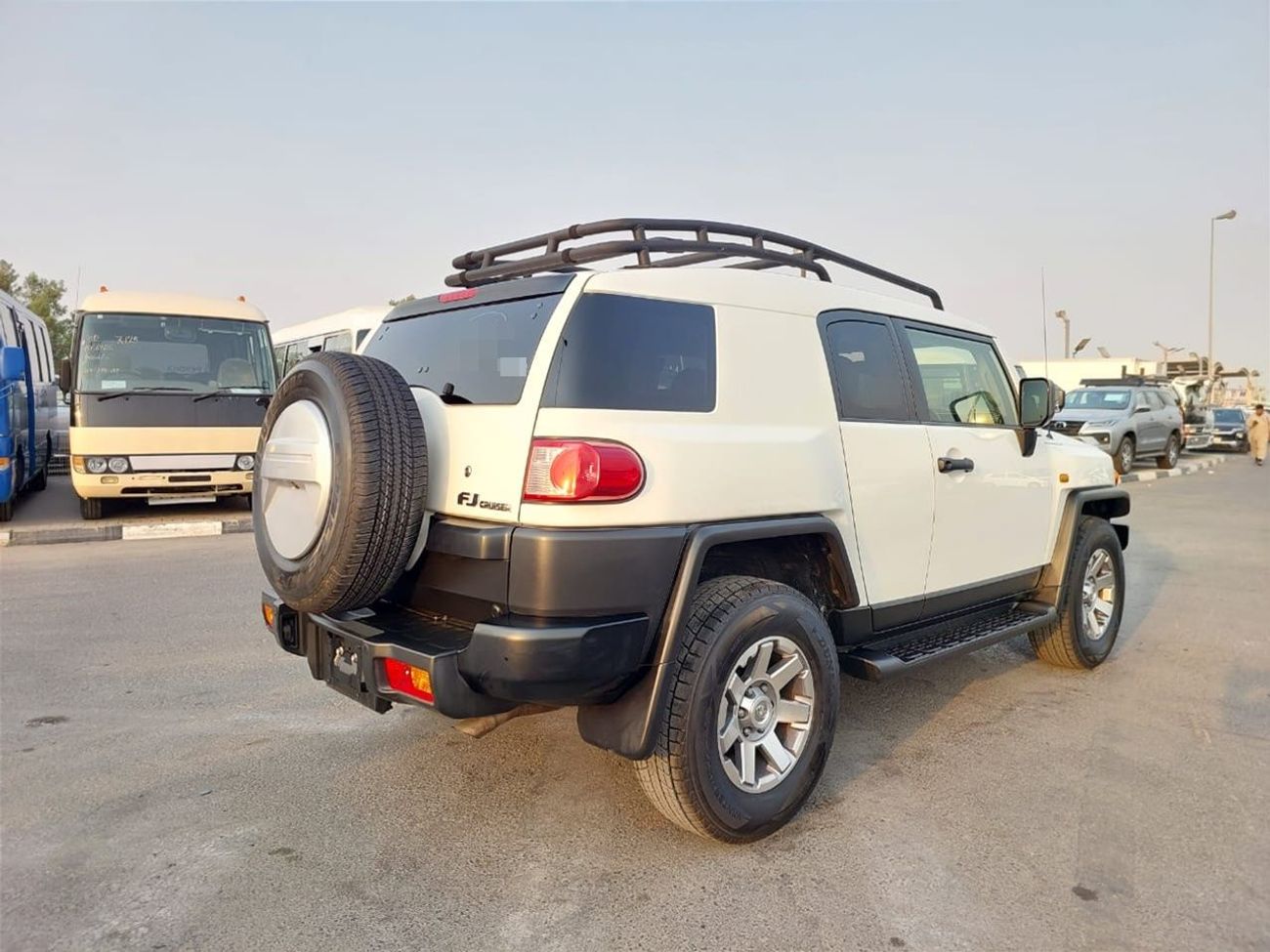 Toyota FJ Cruiser TOYOTA FJ CRUISER SUV RHD 2014 MODEL 4.0 L PETROL AUTOMATIC(PM29235)