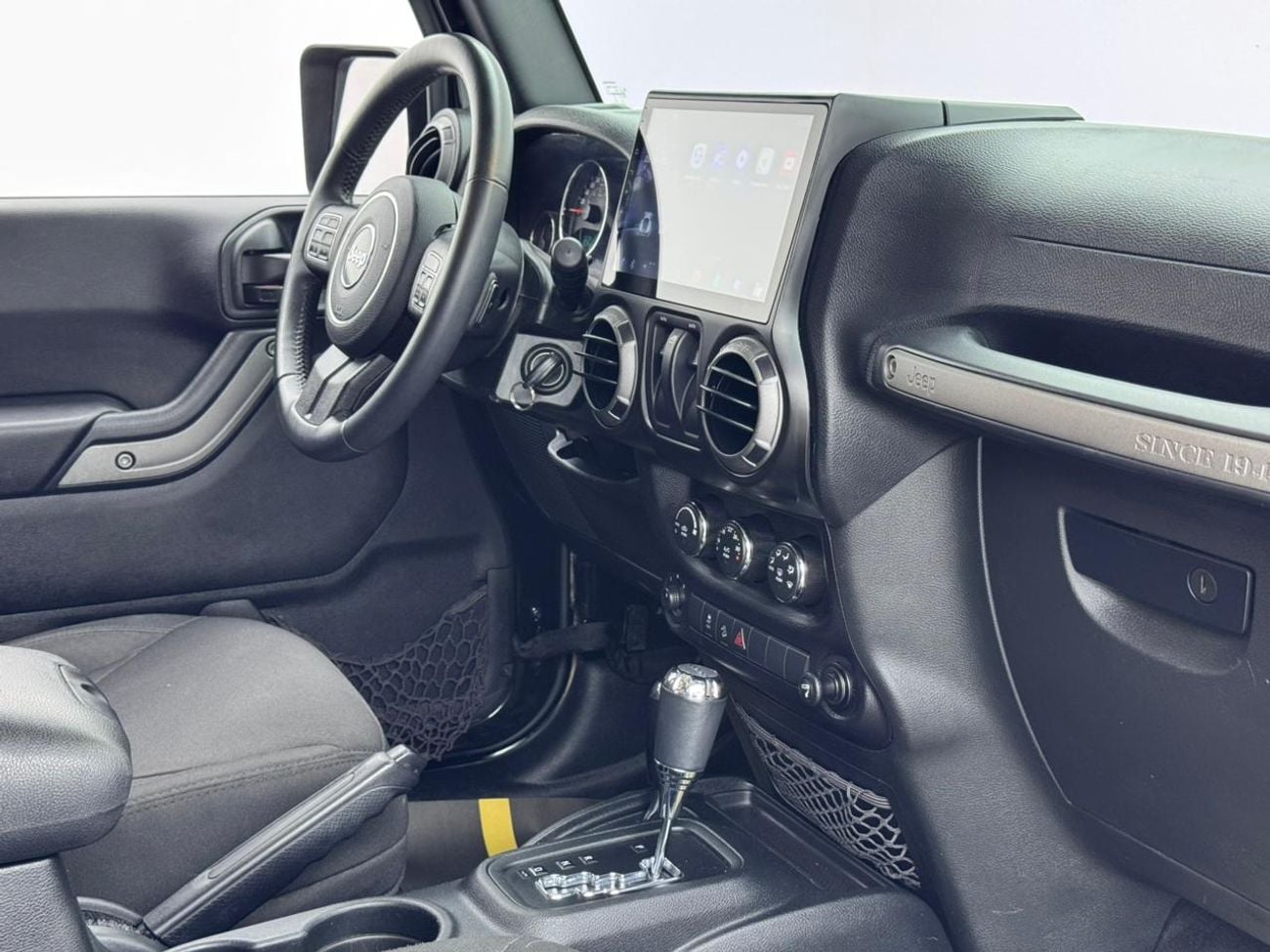 Jeep Wrangler Willys Wheeler 3.6L A/T (2 Door) 2017 Jeep Wrangler Willys Wheeler, Full Service History, Excellent