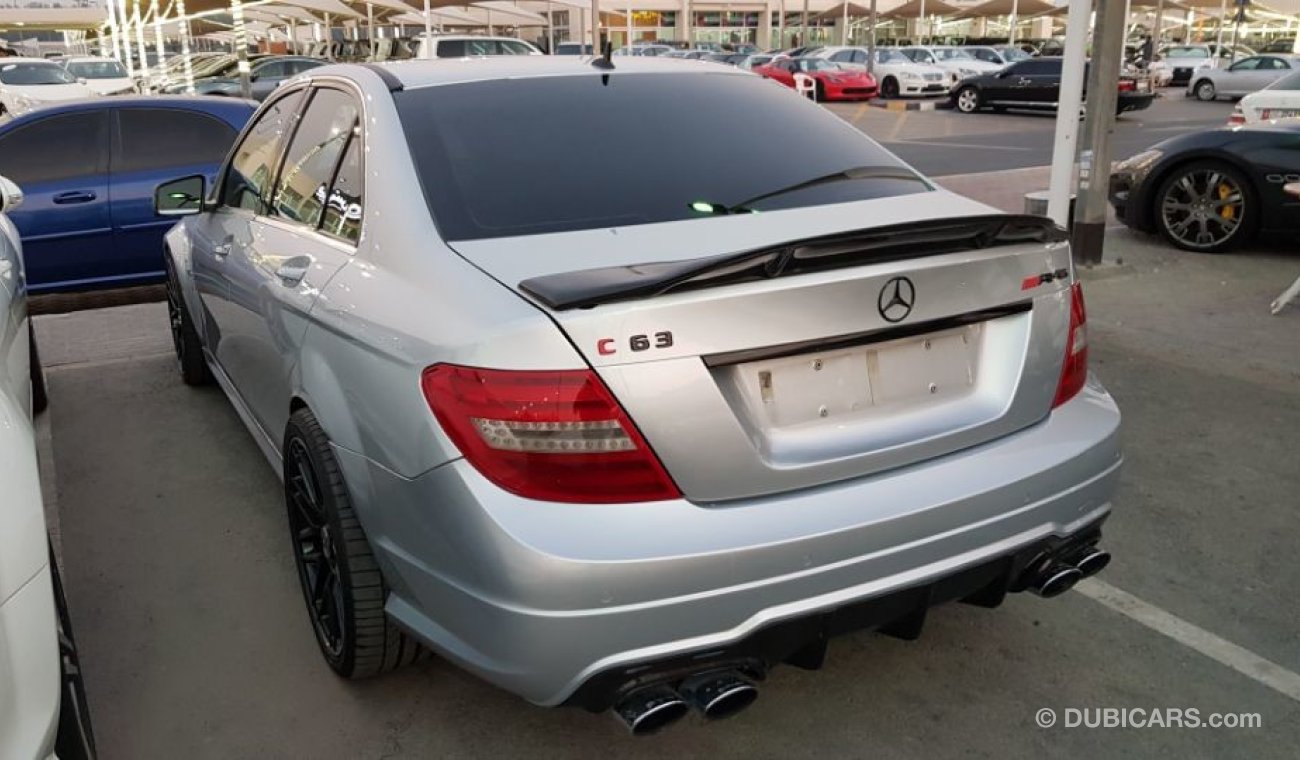 Mercedes-Benz C 63 AMG 2012 mercedes C63 AMG Full options Gulf specs