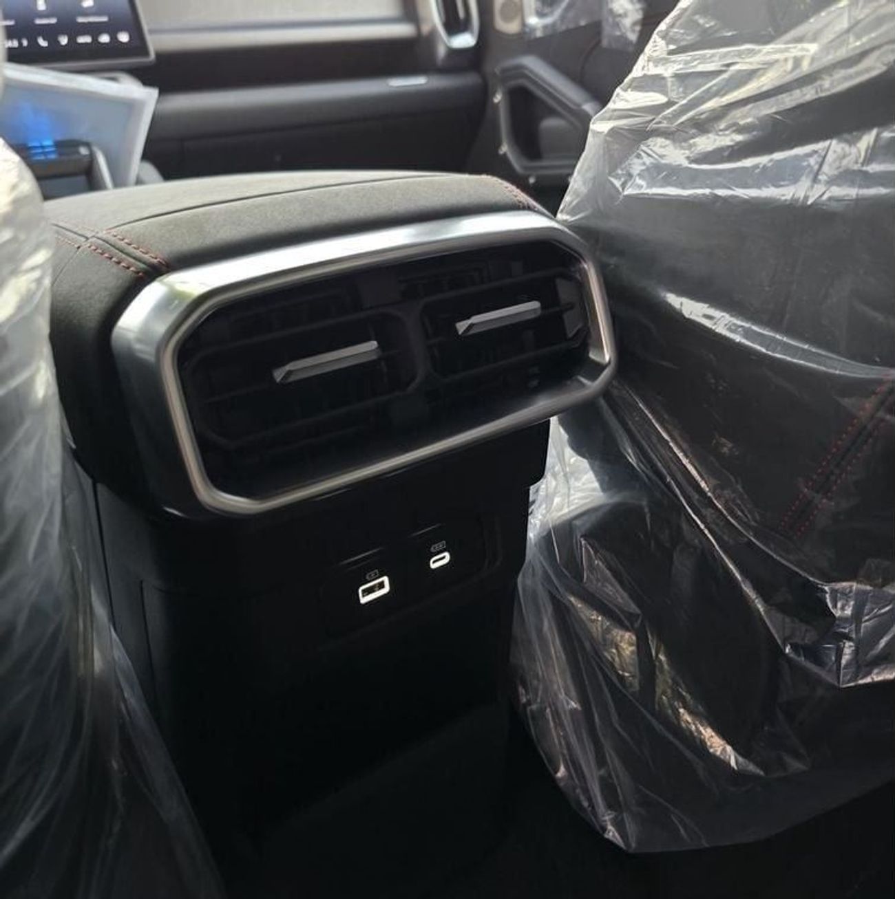 Jetour T2 2024 Jetour T2 2.0L turbo 8 Speed AT Full option