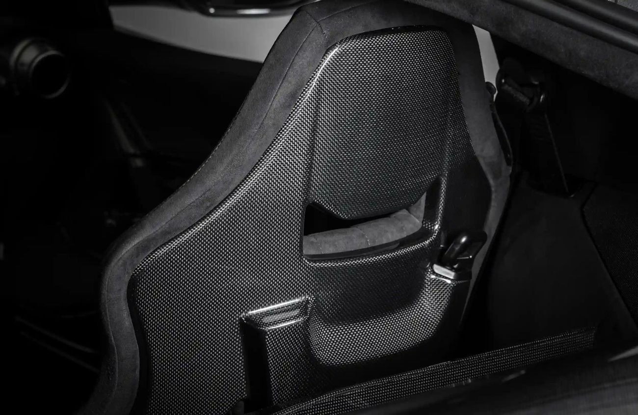 فيراري 812 كومبيتيزون 6.5L V-12 Naturally Aspirated Engine