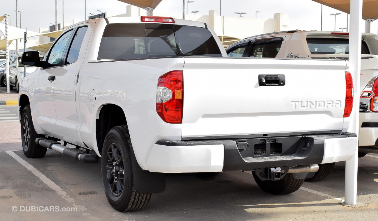 Toyota Tundra SX 5.7L PETROL