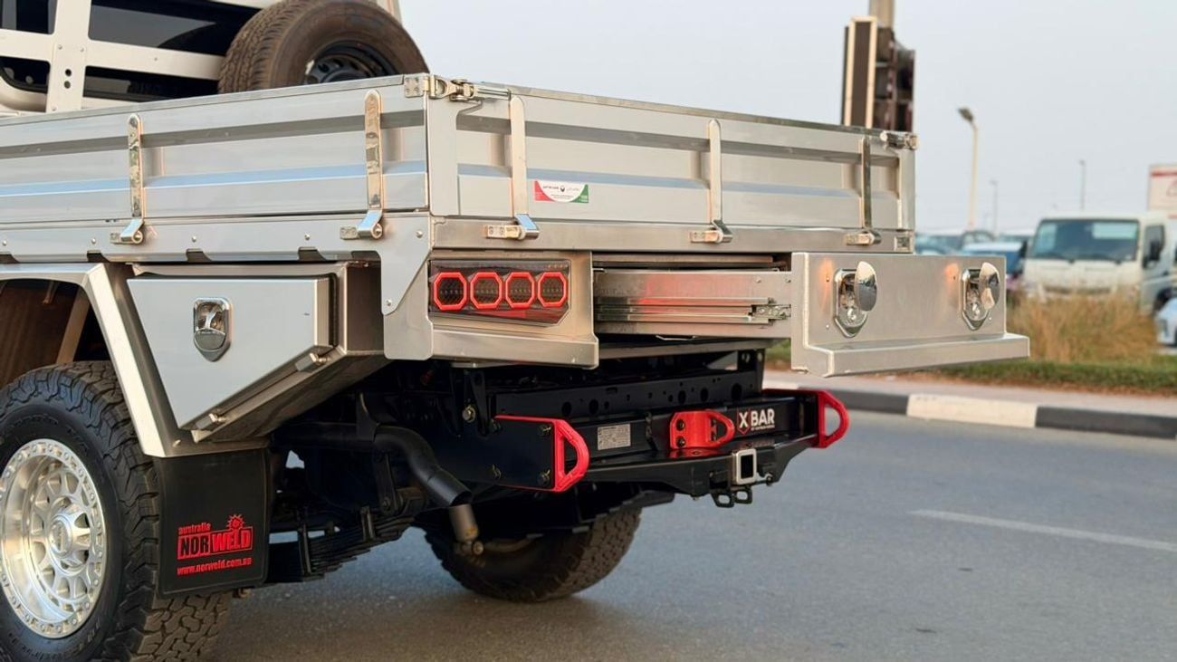 Toyota Land Cruiser Pick Up DOUBLE CABIN | X-BAR HEAVY-DUTY TOW AND RECOVERY SYSTEM | NORWELD HEAVY-DUTY ALUMINUM TRAY | 2.8L DI